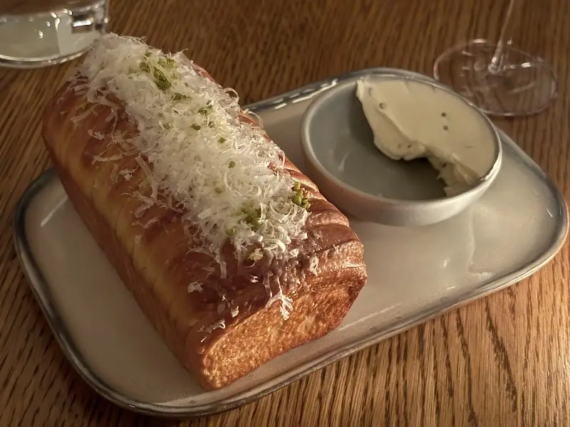 Crown Shy - תמונה 3