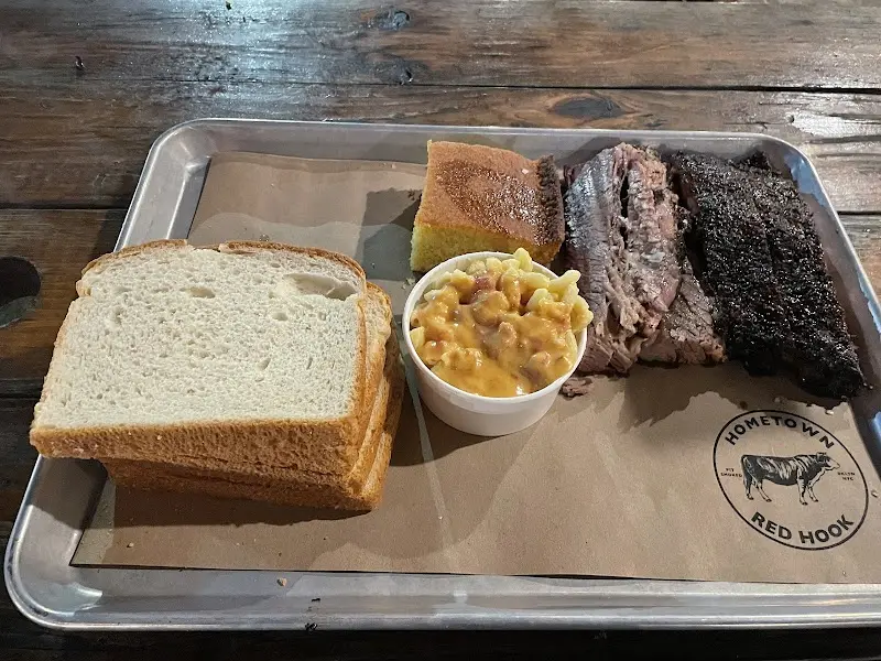 Hometown Bar-B-Que - תמונה 2